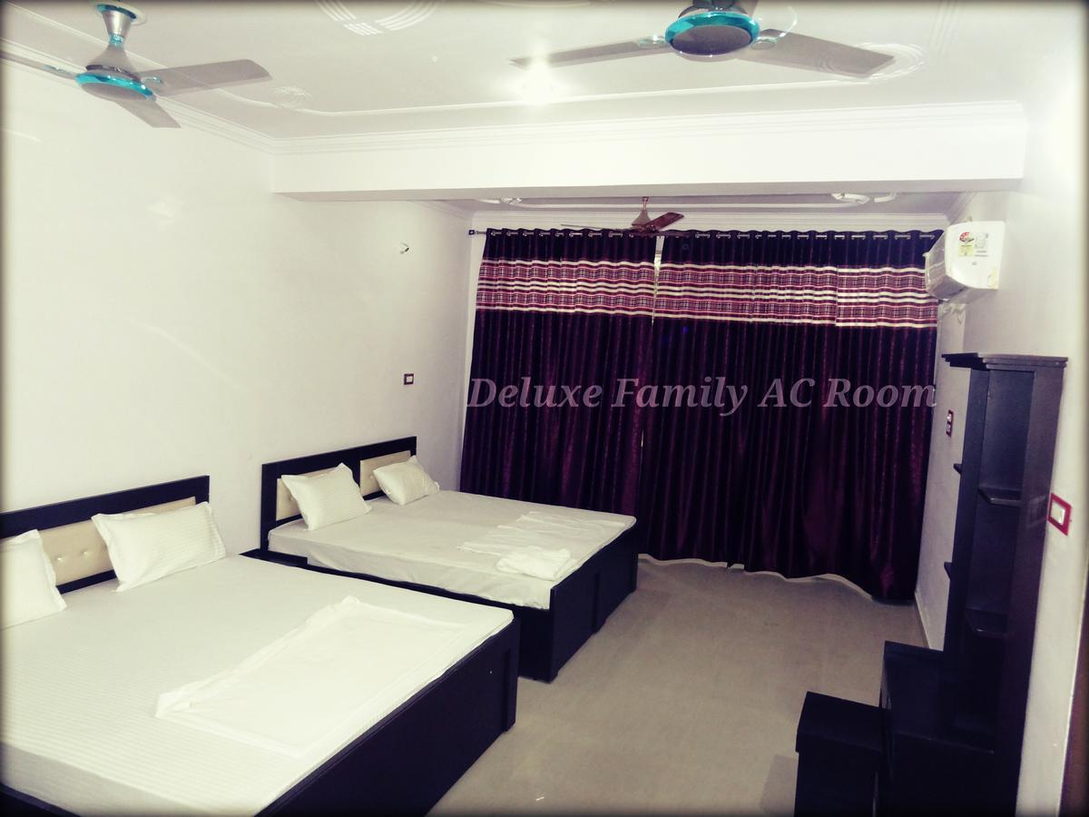 The Royal Hotel Chhatarpur Buitenkant foto