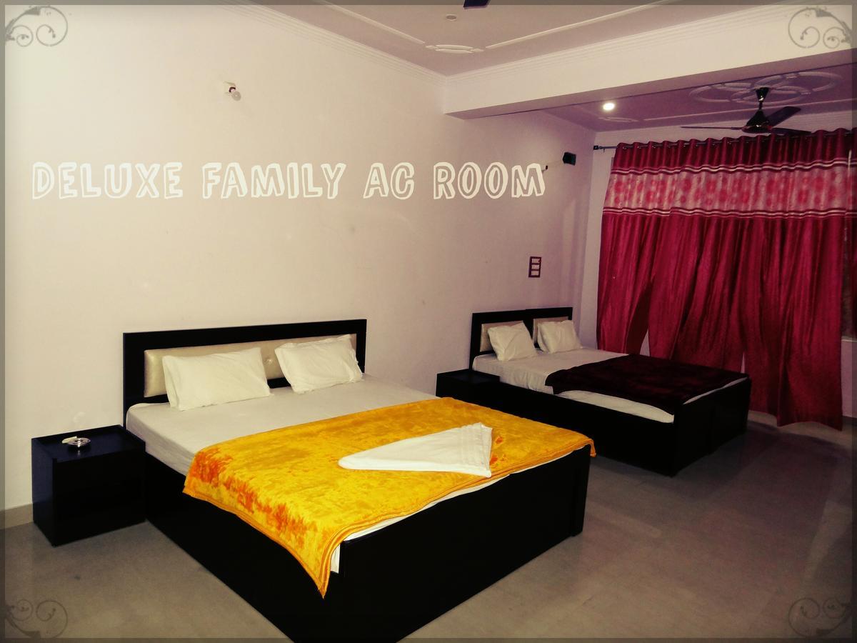 The Royal Hotel Chhatarpur Buitenkant foto
